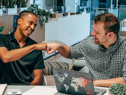 AI in B2B Sales: How It’s Transforming Sales Without Removing the Human Touch