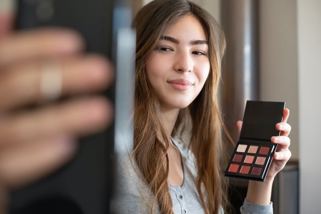 7 Viral Social Commerce Examples From Winning Brands